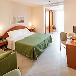 Hotel Gabriella 3*